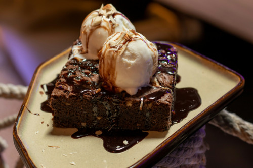 Succombez aux Délices : Brownies au Chocolat et Noix de Pécan