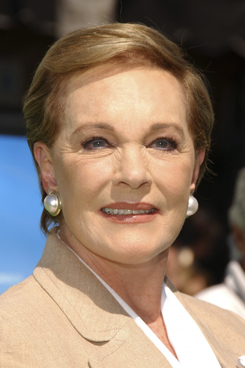 Éternellement Charmante: La vie extraordinaire de Julie Andrews