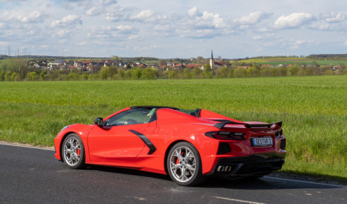 La légende vivante: Découvrez la sensationnelle Chevrolet Corvette!